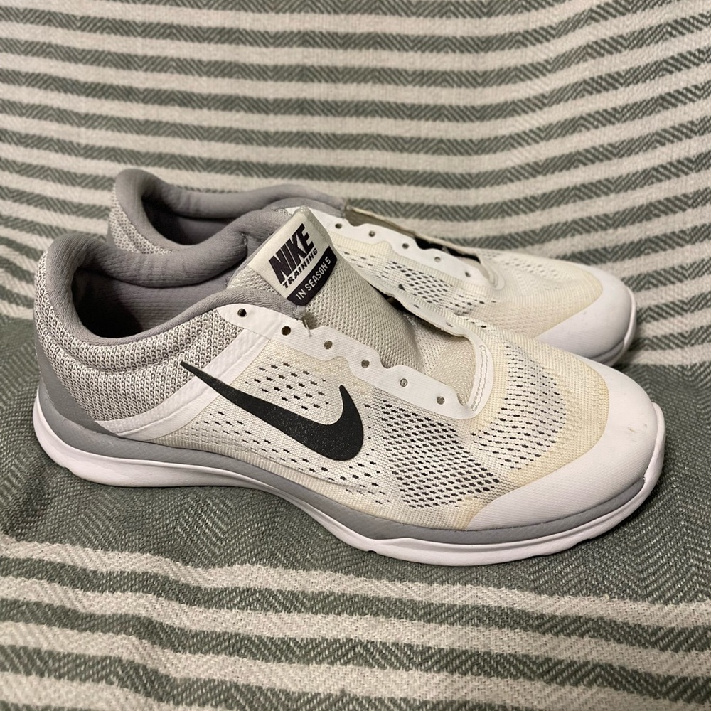 Nike In Season TR 5 White Shoes Size 7.5